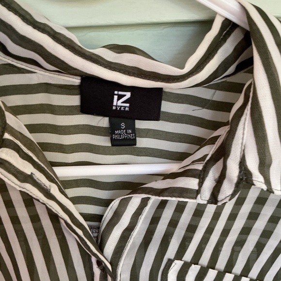 Sheer button down - Picture 5 of 6